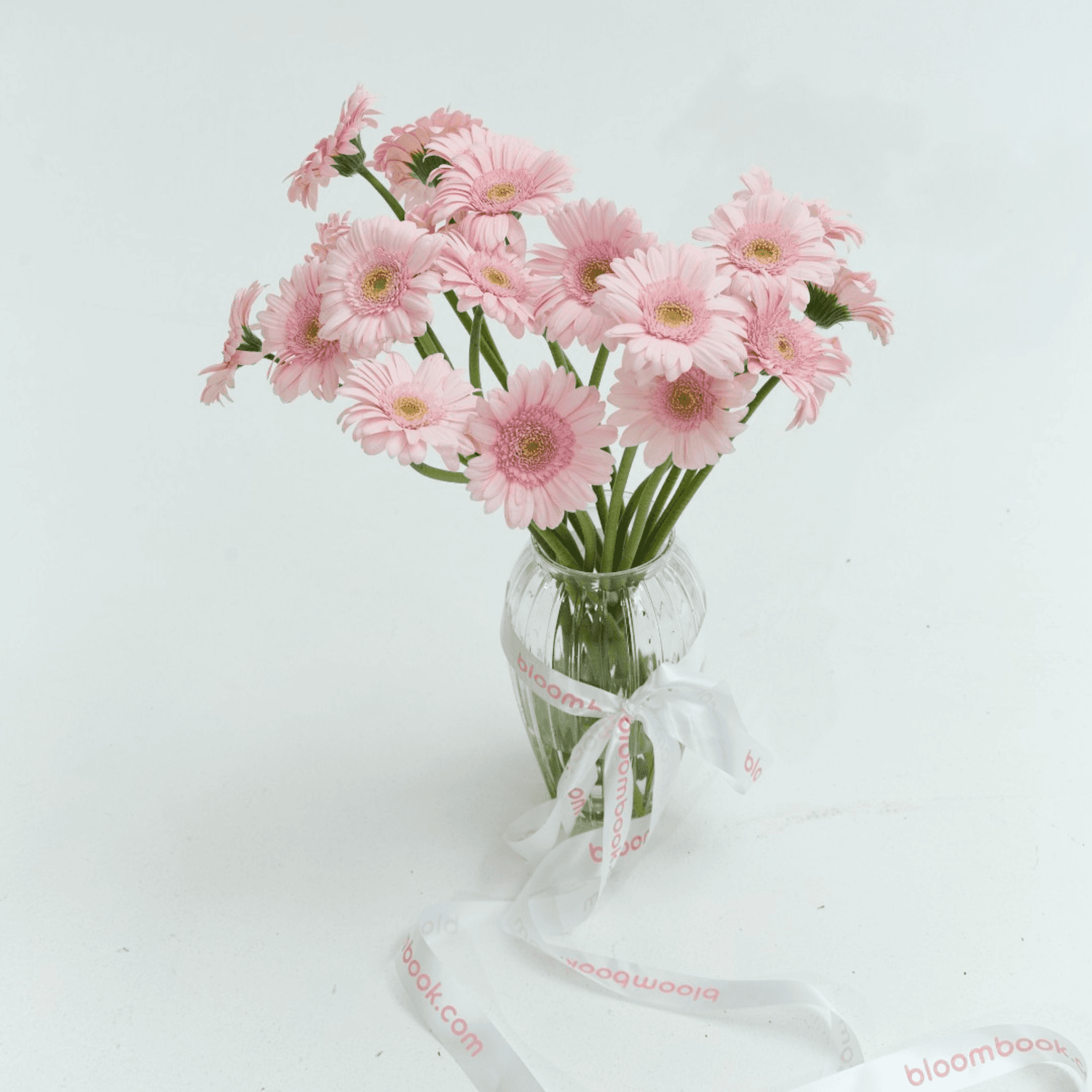 20 mini Gerberas Rosas en Florero