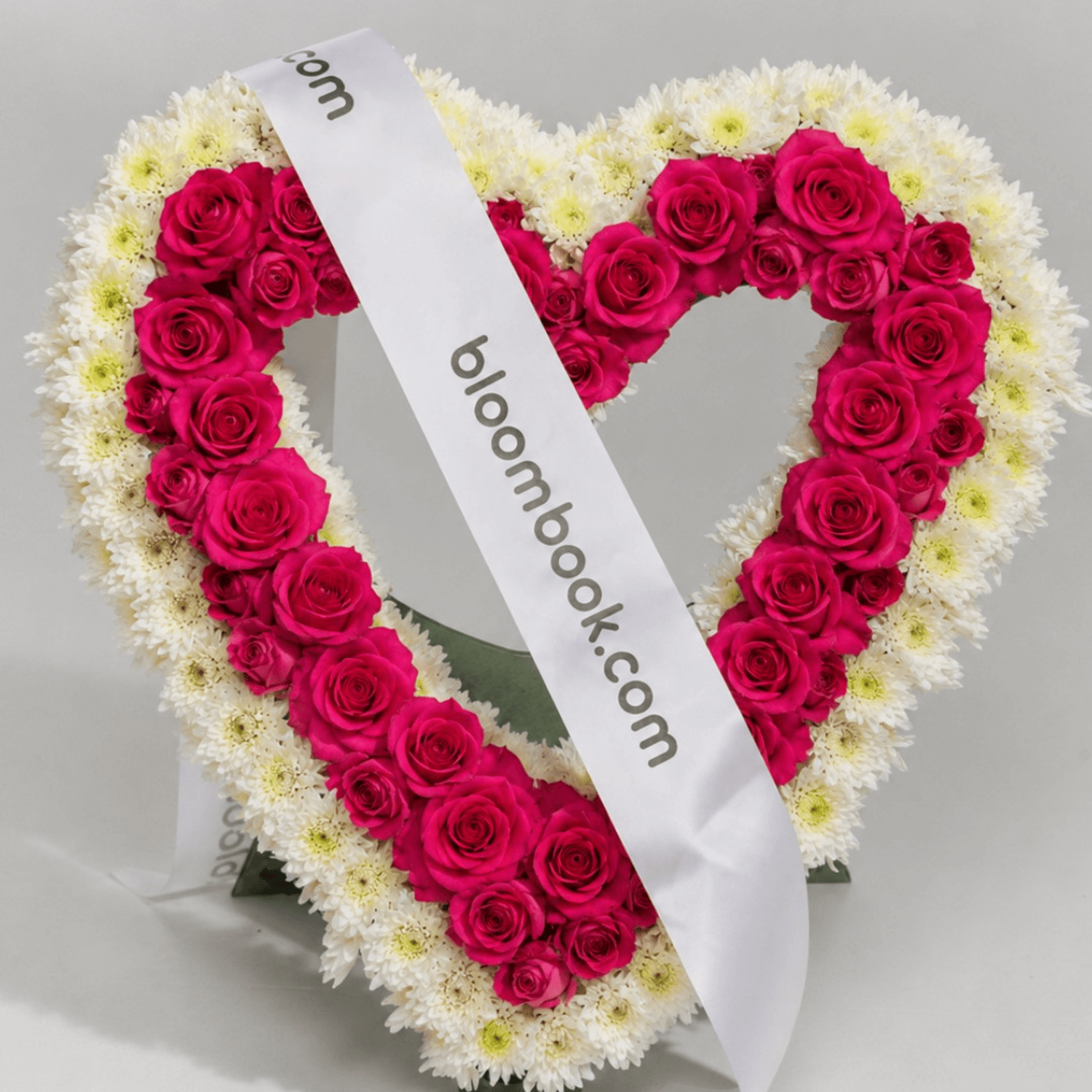 Corazón Fúnebre de Rosas y Crisantemos Blancos | Envío de Condolencias