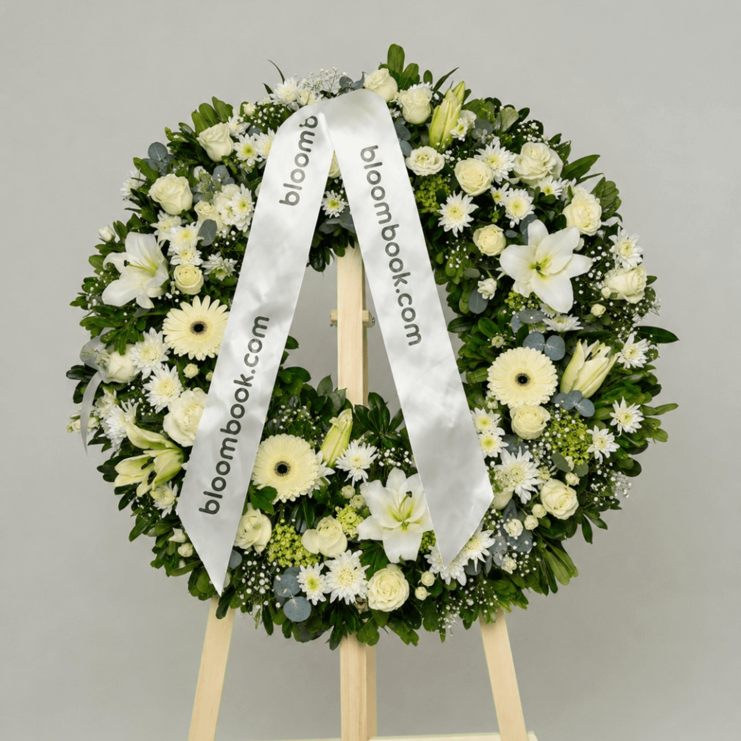 Corona Fúnebre Blanca con Rosas, Lirios y Gerberas | Envío de Condolencias