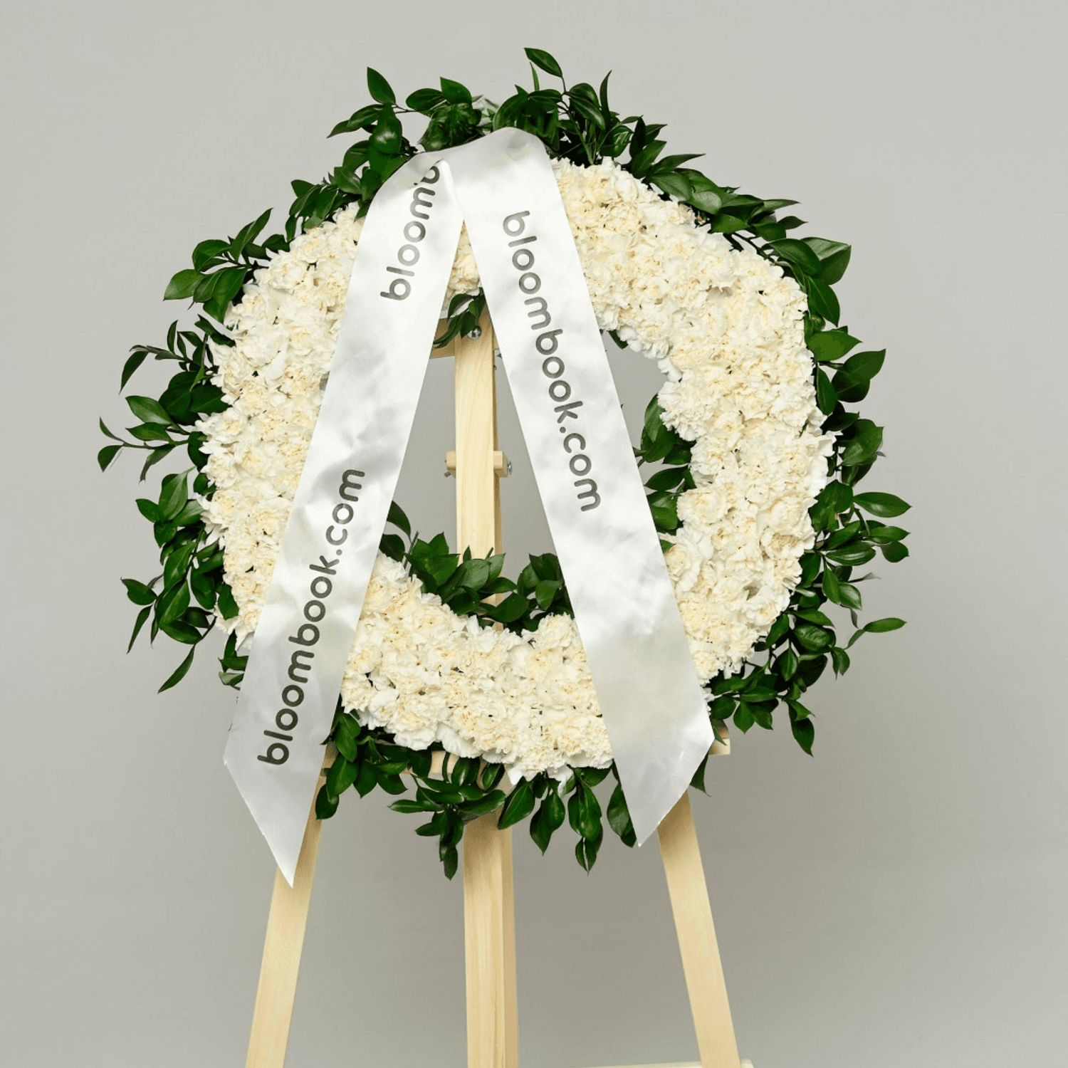 Corona Fúnebre Blanca de Claveles | Flores para Funeral