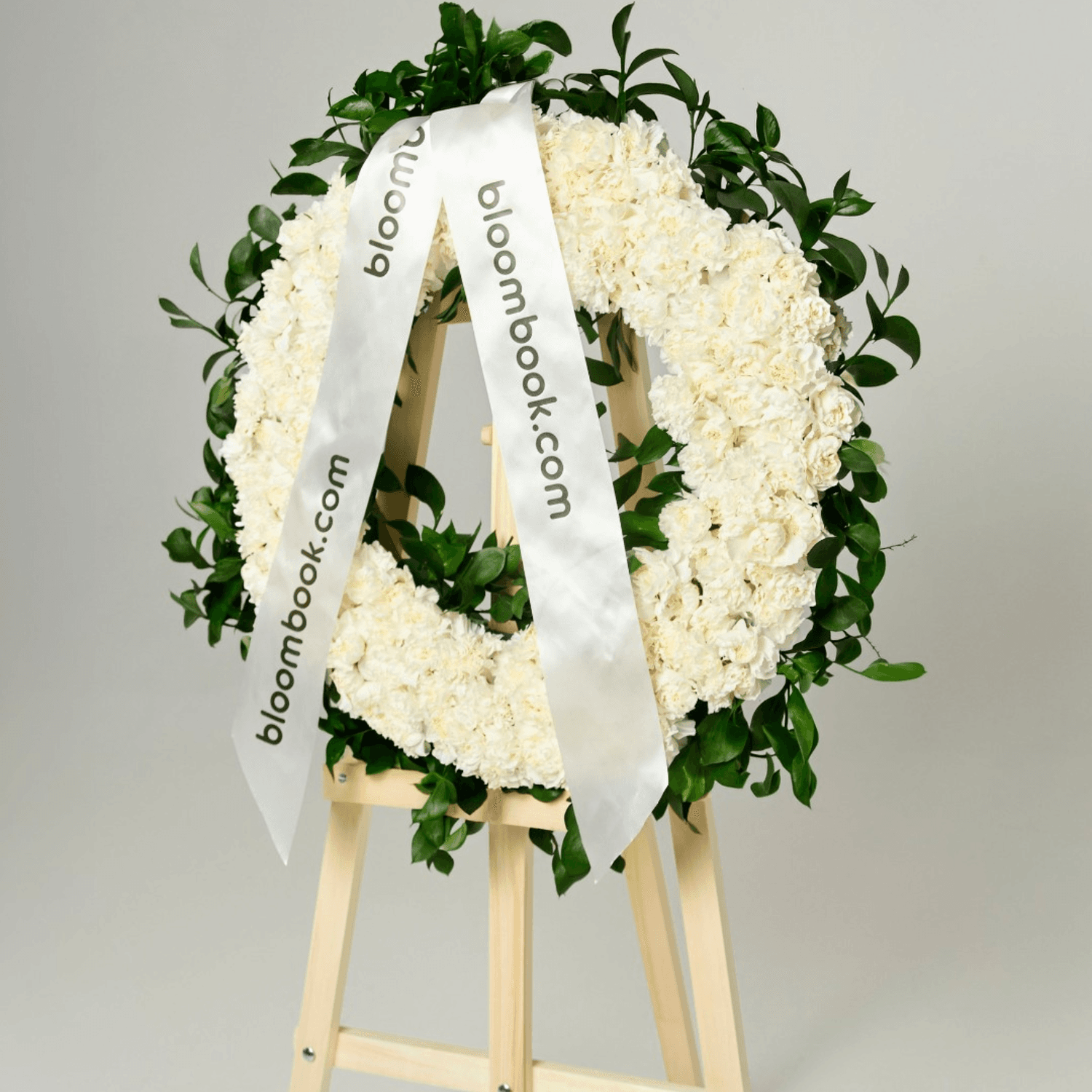 Corona Fúnebre Blanca de Claveles | Flores para Funeral
